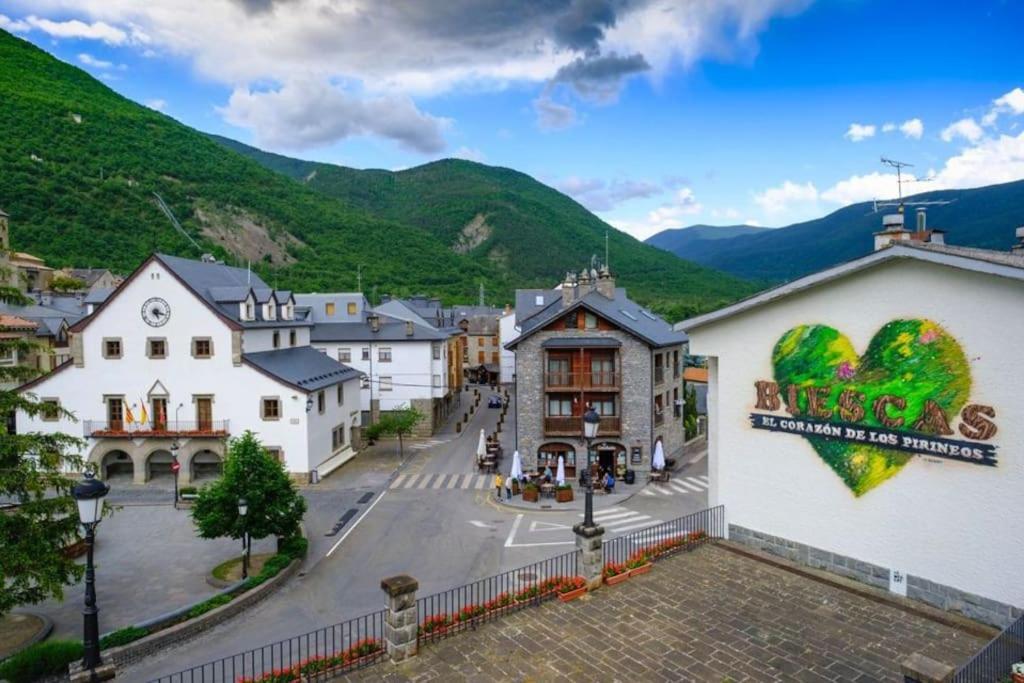 Casa Rustica Familiar En Los Pirineos Biescas  Exterior photo